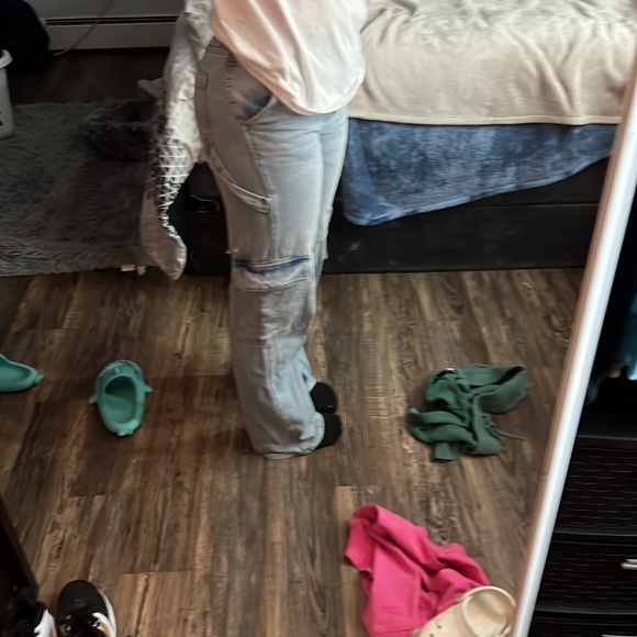 They are size 24 the brand is pacsun they’re in great condition I wore them once - Picture 4 of 4